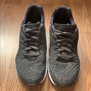 Puma Narita V2 women’s sneaker. Size 8.5
